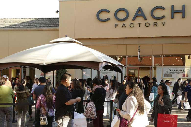 Coach Outlet Store – Buying a price reduction Handbag